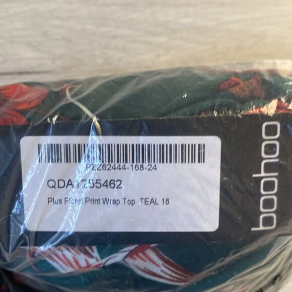 BOOHOO PLUS FLORAL PRINT WRAP TOP TEAL 16 NWT IN PKG - Picture 6 of 7